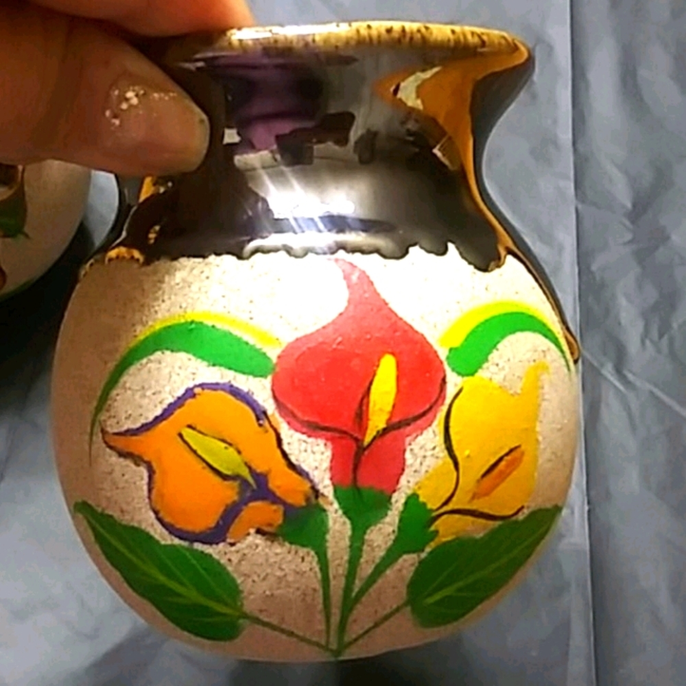 Mexican Pottery - Picture 1 of 3